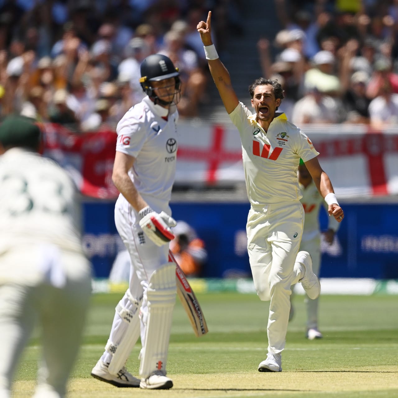 Ashes 2025–26: Thunderous Day One — 19 Wickets Fall as Contest Remains Even