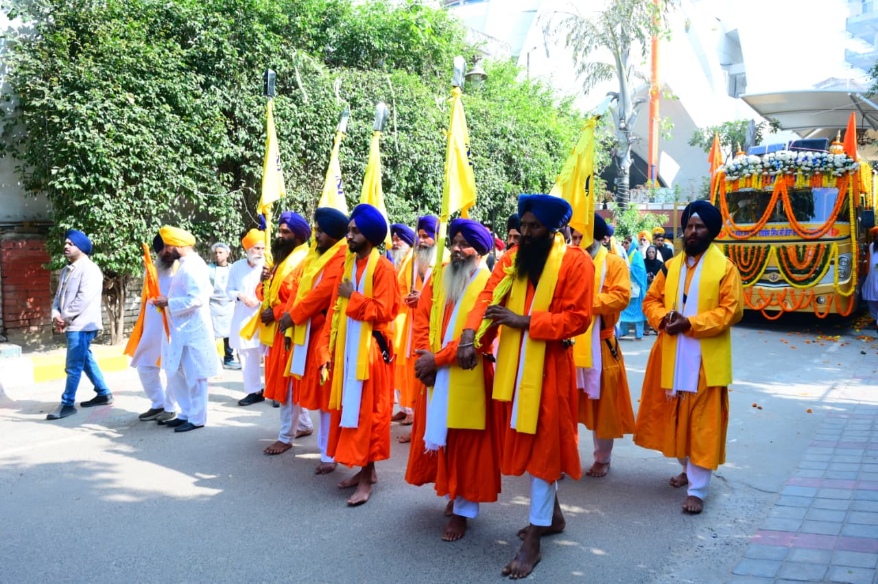 श्री गुरु तेग बहादुर जी के 350वें शहीदी वर्ष पर गुरुग्राम में शहीदी यात्रा का भव्य स्वागत